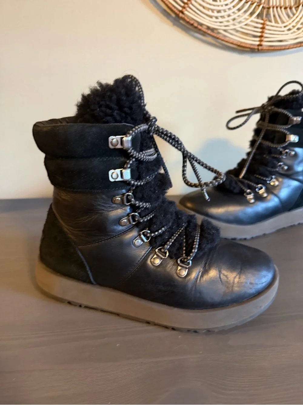 UGG Viki Black Lace-Up Winter Waterproof Winter Boots